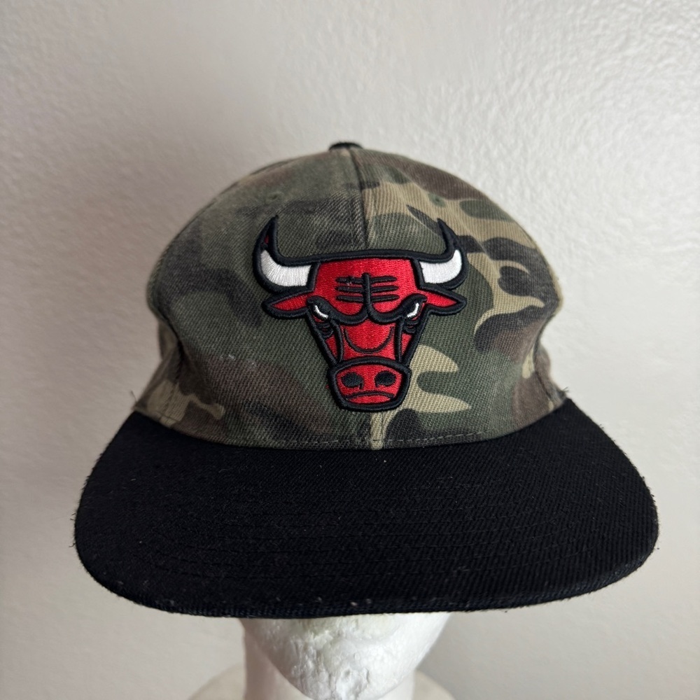 Mitchell Ness Vintage Camo Chicago Bulls Hat OSFM